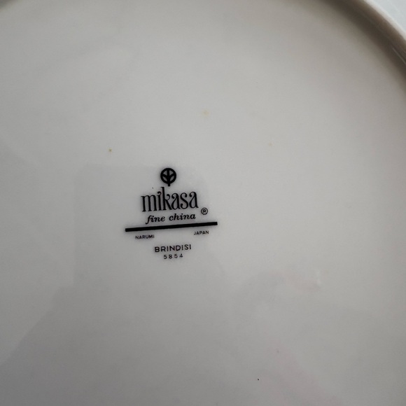 Mikasa 10.5 Inch Dinner Plate Brindisi Pattern - Picture 2 of 4